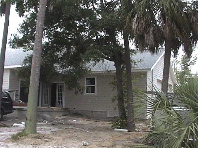 An original photograph of Tom and Helen’s ICF construction.